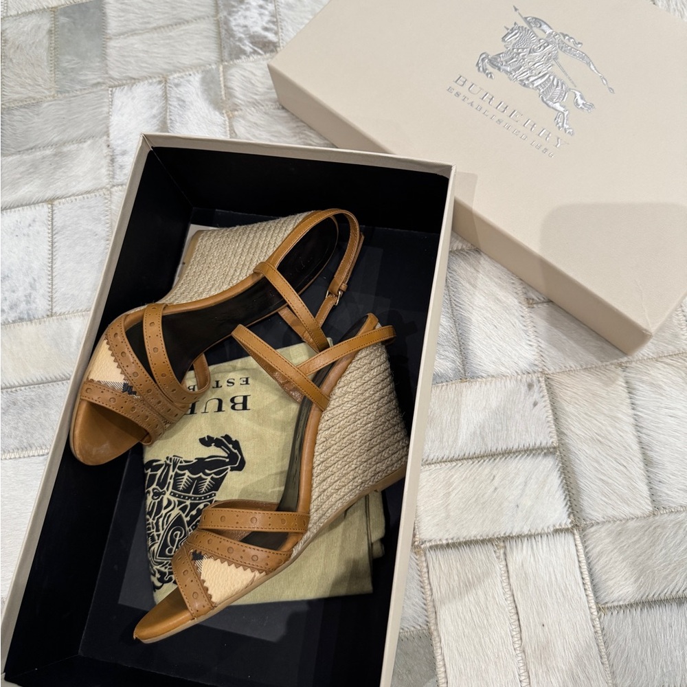 BURBERRY shoes, size 37